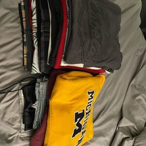 Mens size medium/large clothing lot